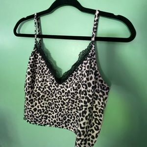 Size large Romwe tank, like new